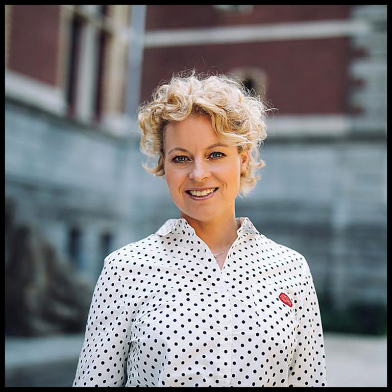 Babette-vierkant-1-768×768